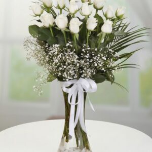 Vazoda 15 Beyaz Gül
